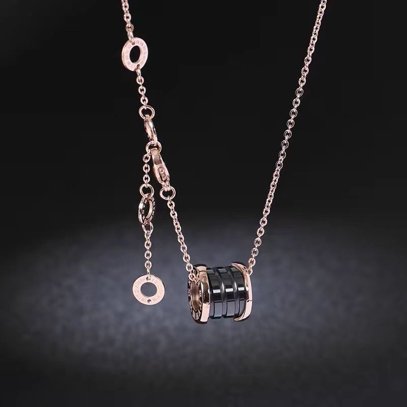 New Roman pattern digital titanium steel ceramic rose gold necklace fashion temperament short clavicle chain necklace wholesale