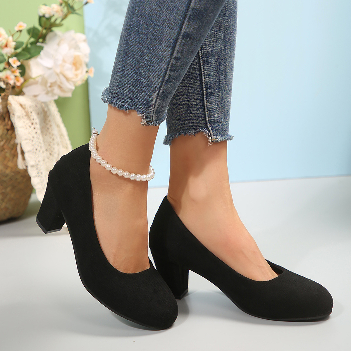 Elegante dames pumps van suède met blokhak voor op het werk_voghion.com