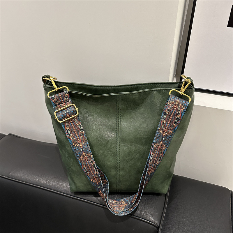 Nueva bolsa de hombro retro moda casual de gran capacidad bolsa de mano para mujeres 2024 moda de verano simple mochila