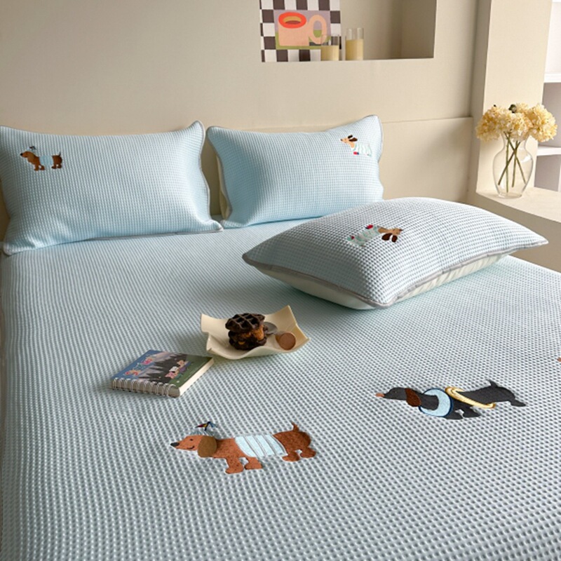 Summer Waffle Ice Silk Cooling Mat Three-Piece Set with Fitted Sheet for Home Use, Suitable for Children, Machine Washable, Air-Conditioned Soft Mat