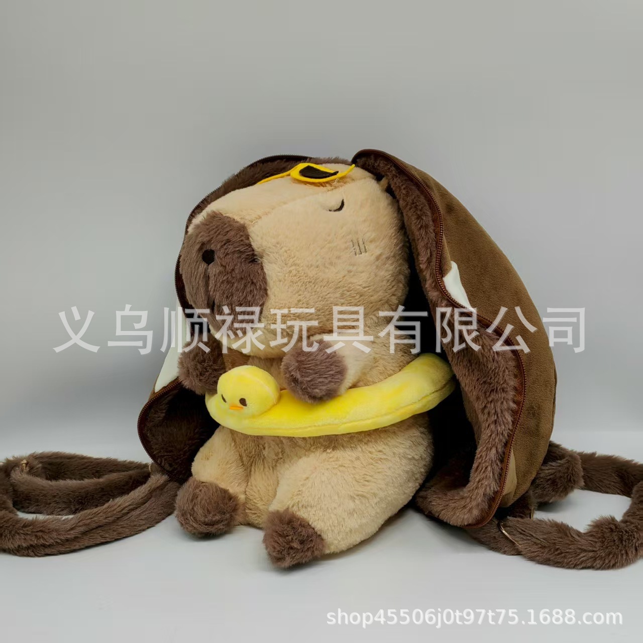 跨境新款爆款发光会呼吸卡皮巴拉背包毛绒玩具宝宝哄睡睡眠玩