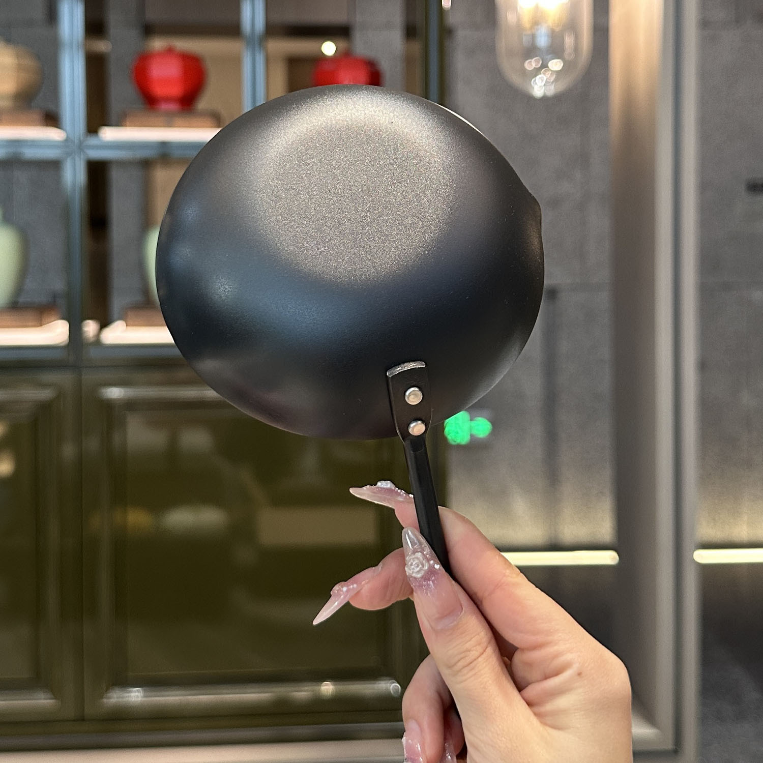 ¡Es una olla y una cuchara! Verter aceite olla pequeña cacerola de aceite caliente huevo frito dumpling olla de mango largo olla especial para hervir aceite y verter artefacto de aceite