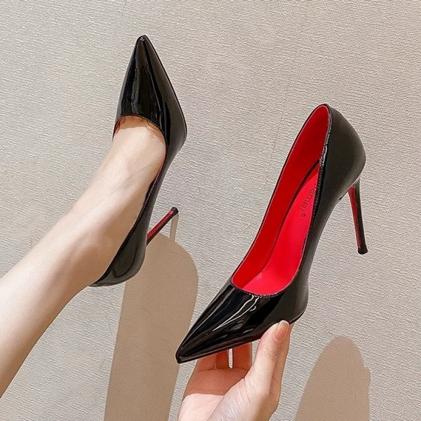 Black red base and red inner 6cm sexy recommendation [Show charming]