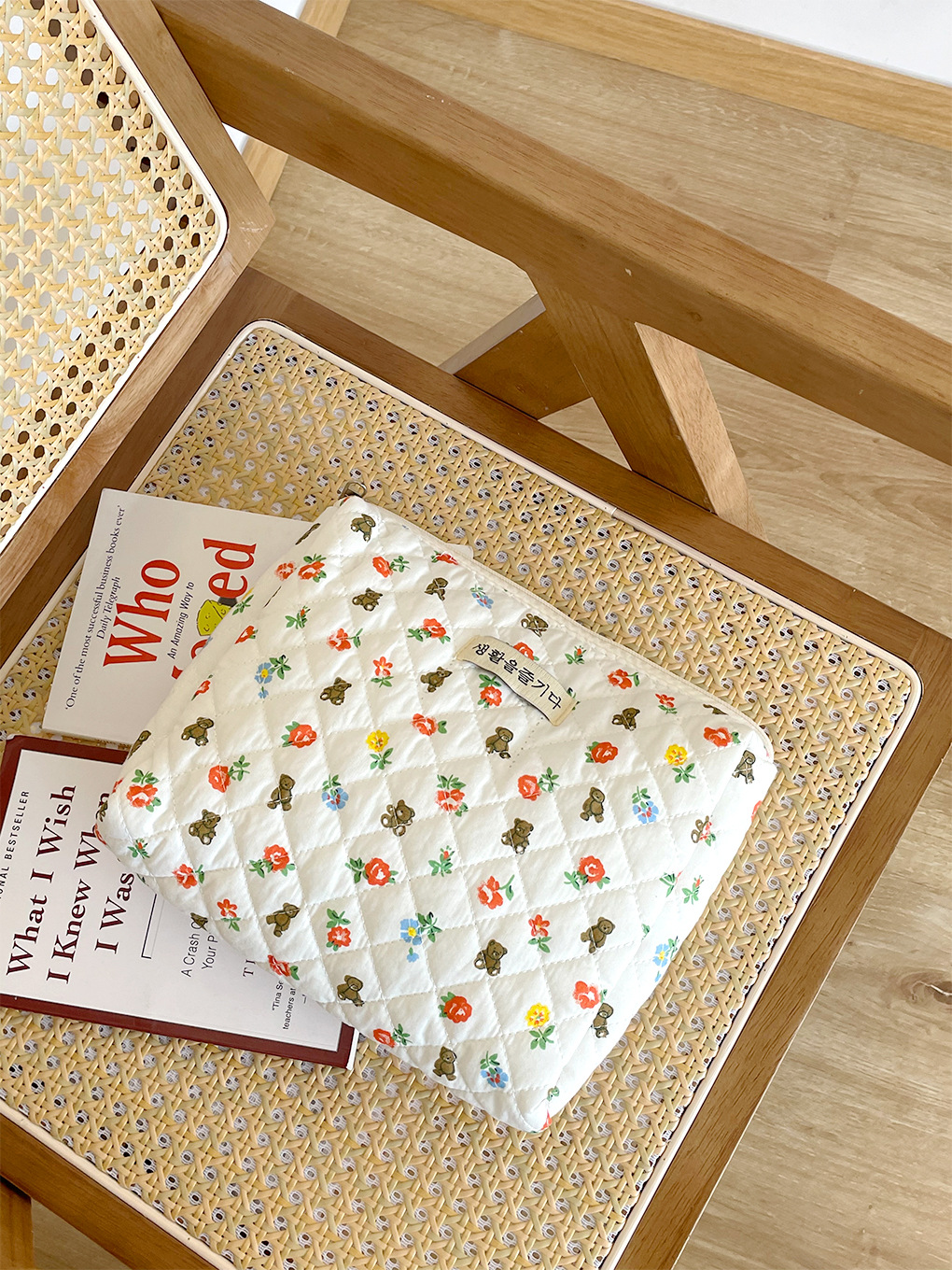 Corea del Sur flor oso acolchado bolsa de cosméticos hembra original lindo ilustración rompecabezas bolsa de lavado bolsa de almacenamiento de viaje portátil