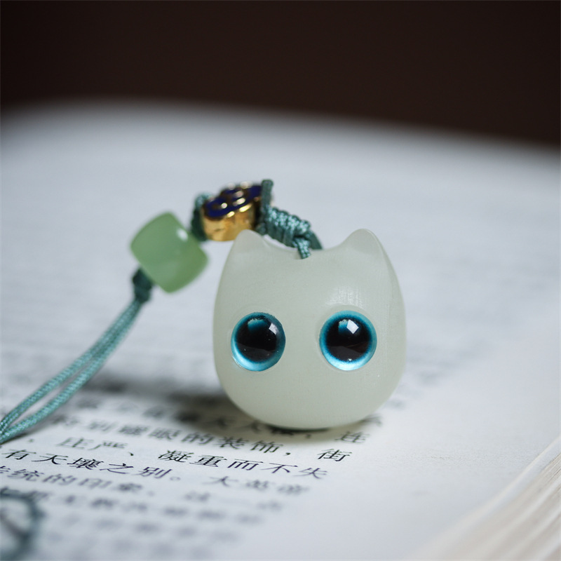 빛나는 고양이 펜던트