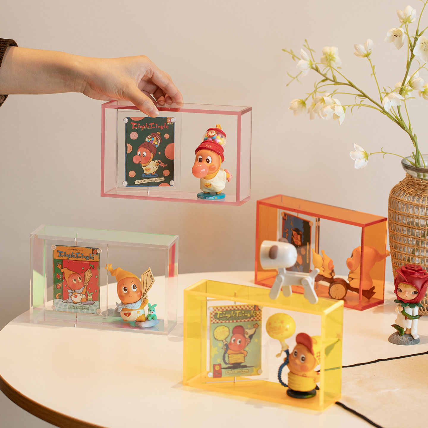 Star Man Blind Box Hand-Made Storage Photo Frame Acrylic Transparent Hollow Magnetic Small Card Display Stand Picture Frame as an Ornament