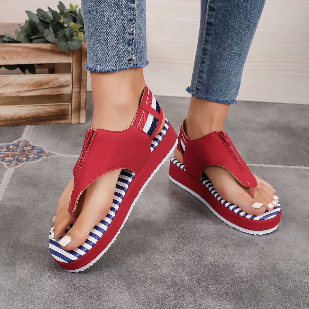 Women's Roman Style Stripe Round Toe Roman Sandals display picture 2