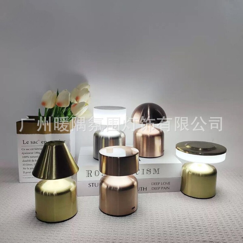 Factory direct supply of popular metal mushroom-shaped desktop lamp, USB touch three-color Nordic night light