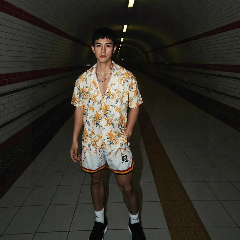 Foreign Trade Casual Loose Retro Short-Sleeved Shirt Hawaiian Summer Men's Beach Thin Hong Kong Style Niche Shirt Foreign Trade Casual Loose Retro Short-Sleeved Shirt Hawaiian Summer Men's Beach Thin Hong Kong Style Niche Shirt