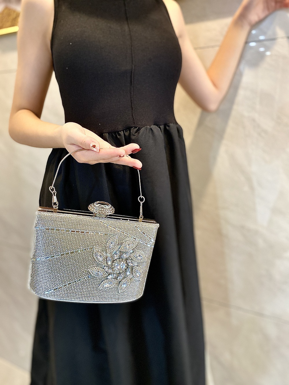 Silver Gold Black Polyester Solid Color Square Evening Bags display picture 8