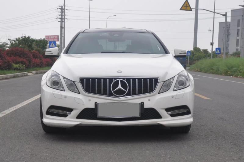 Suitable for 09-13 W207 Mercedes-Benz Ecoupe Modified Amg Gypsophila Gt Mid-Grid Water Tank Cover Grille