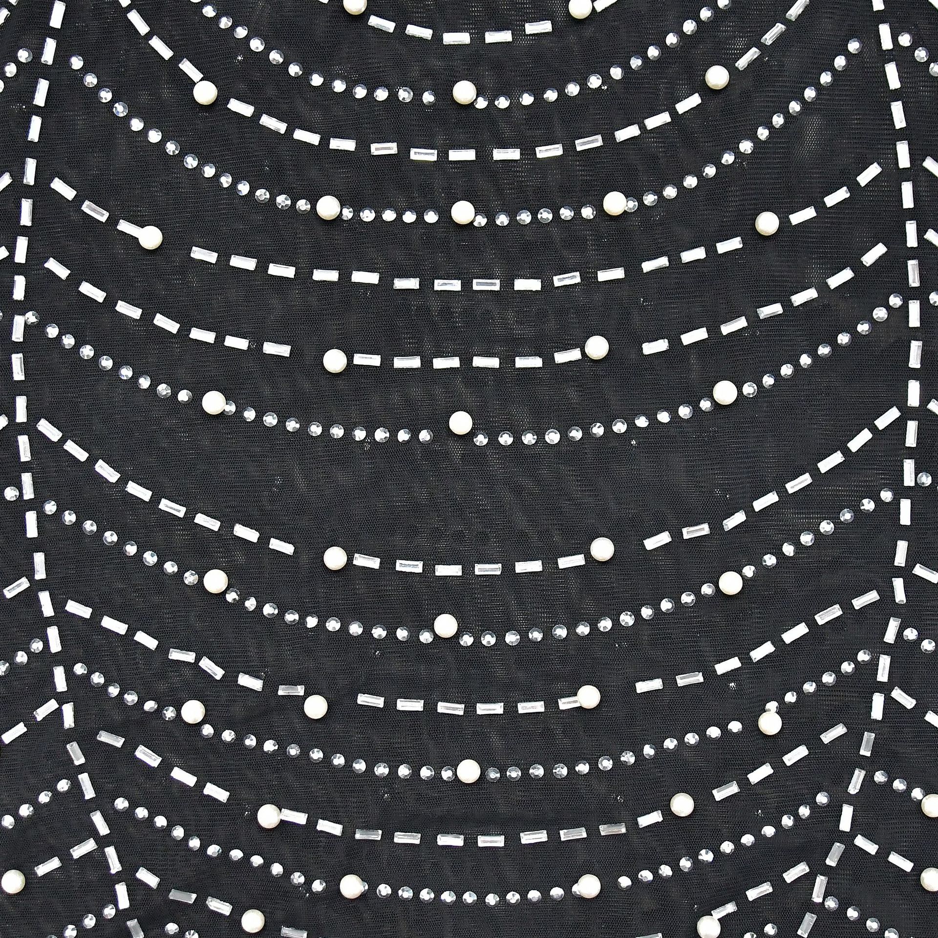 Damenkleid mit einfarbigem Mesh-Federrock und Strasssteinen_voghion.com