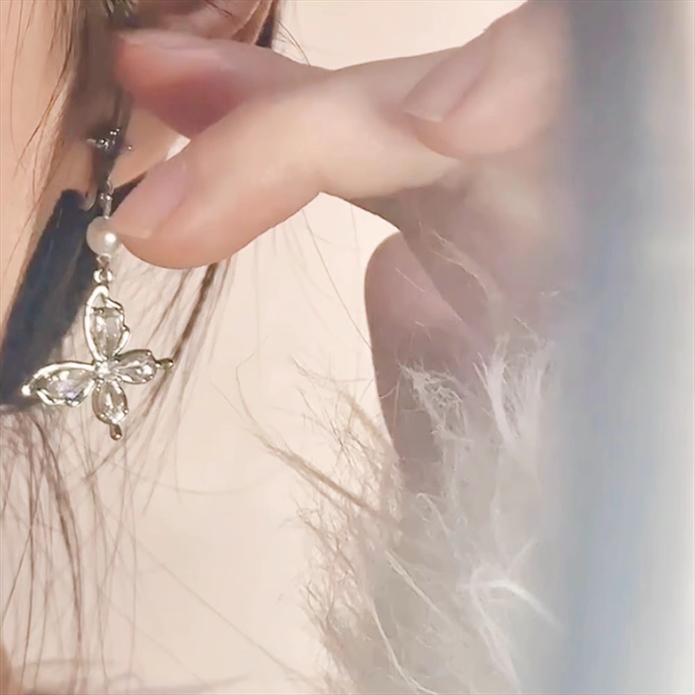 Pendientes de botón con perla y circonita para mujer elegantes_voghion.com