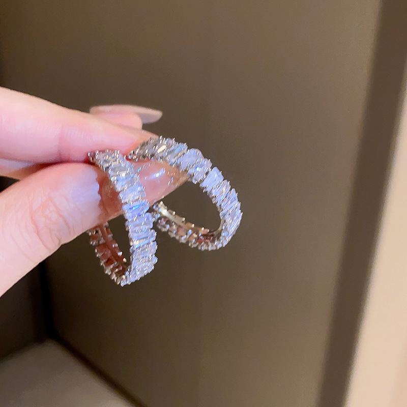 Aguja de plata cuadrado circón círculo pendientes europeo y americano Luz de lujo elegante de alto grado pendientes al por mayor