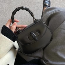 ¿񹝰͹źsRƤŮ߼С羳Sһl