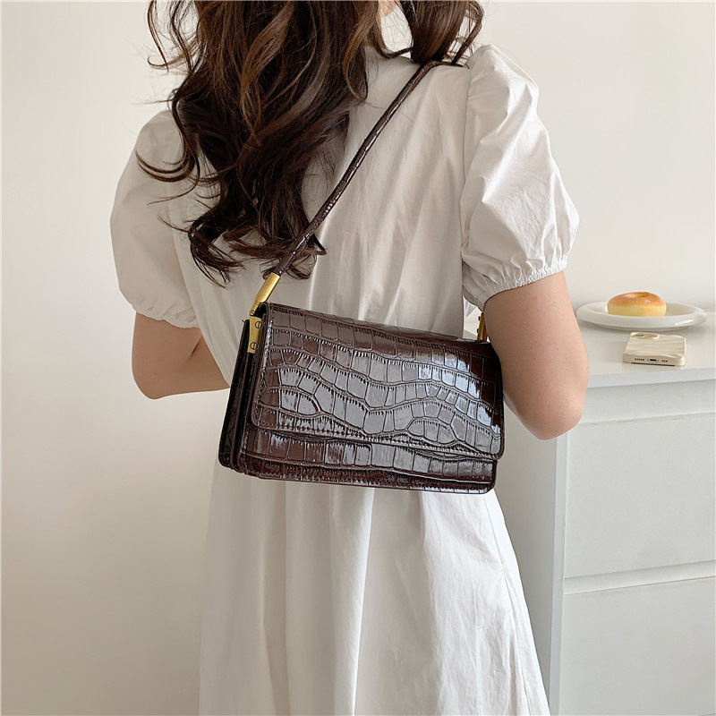 Minimalistisk stil for kvinner med minoritetstekstur under armene 2023 sommer ny håndholdt vestlig liten firkantet veske_voghion.com