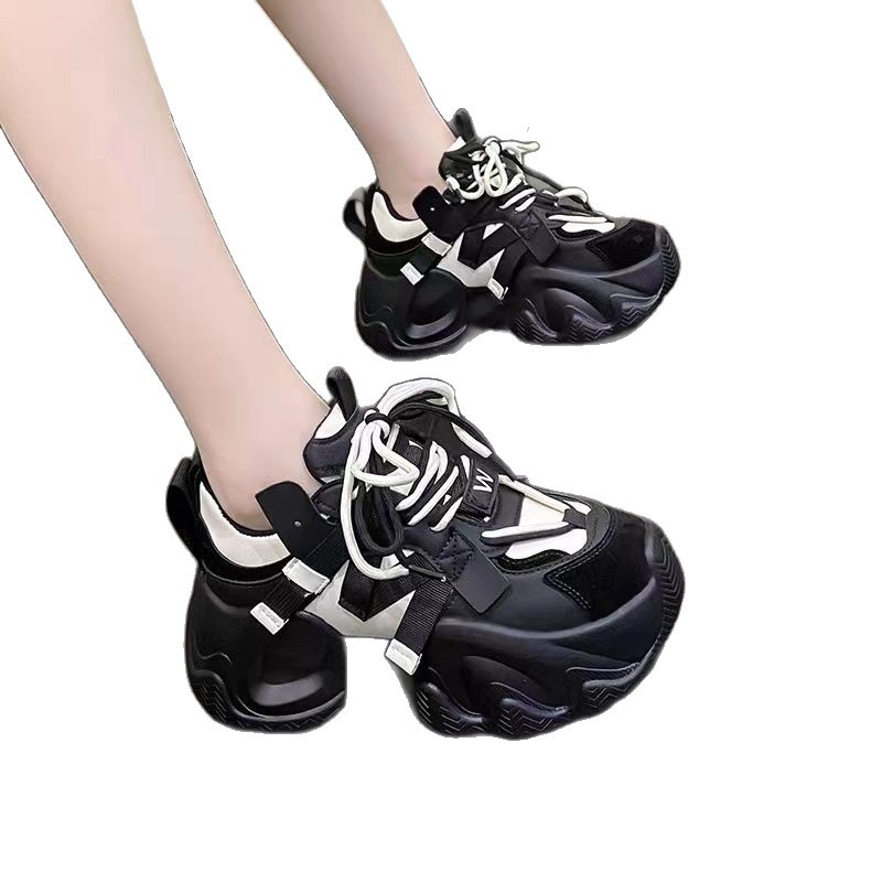 Zapatos de papá para mujeres 2025 primavera y verano nuevo aumento de altura coreano zapatos casuales de suela gruesa in-mode zapatos deportivos transpirables versátiles