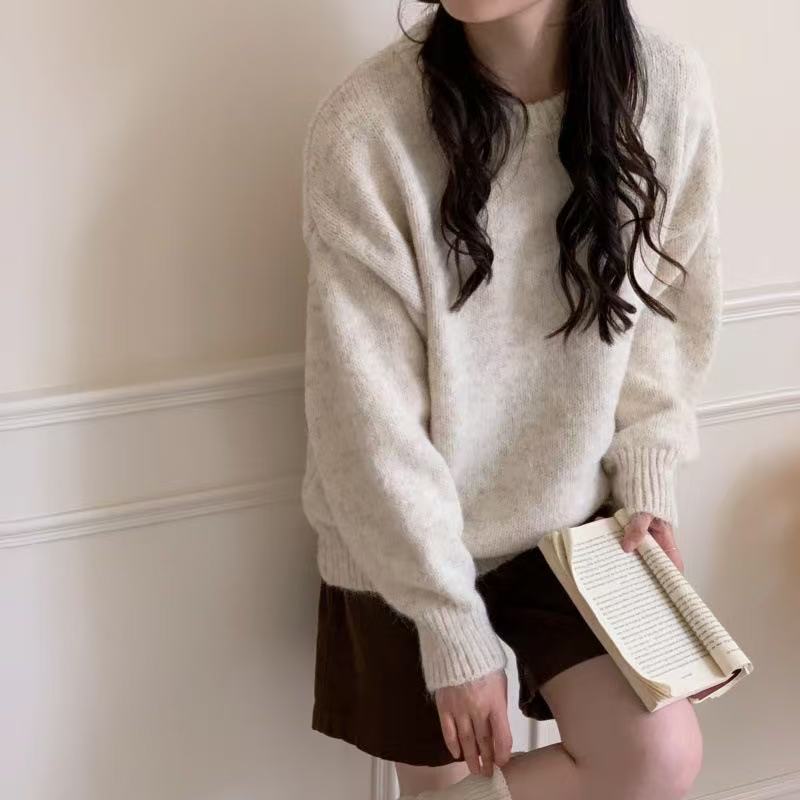 Korean Autumn and Winter New Round Neck Long-Sleeved Loose Lazy Style Pullover Women's Plush Fluffy Simple Knitted Top