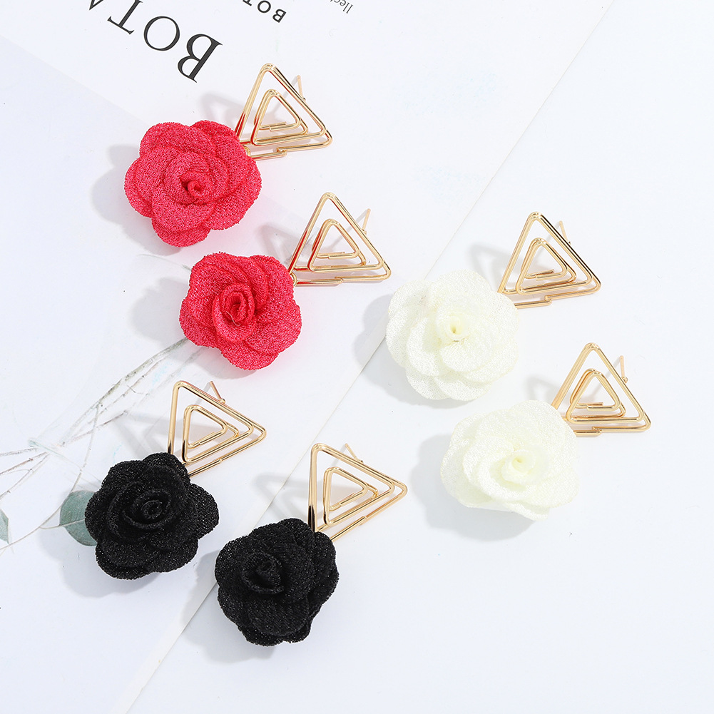 Korea New Retro Triangle Earrings display picture 4