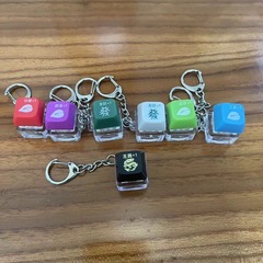 木魚功徳加1発光キーキャップ蓄積器キーボタンを押してキーキャップを掛けます。
