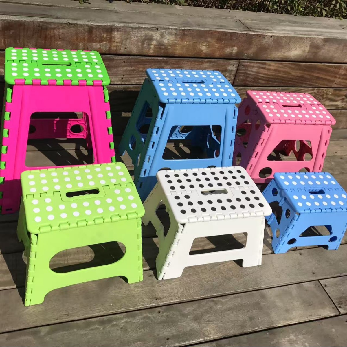 Exportación de taburetes plegables de plástico grueso para niños taburetes portátiles para interiores y exteriores taburetes portátiles antideslizantes