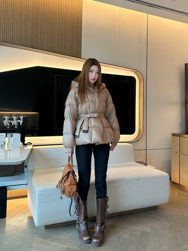 南油女装2025年秋冬Max*新款浴袍款鹅绒服腰间系带连帽羽绒服外套|undefined
