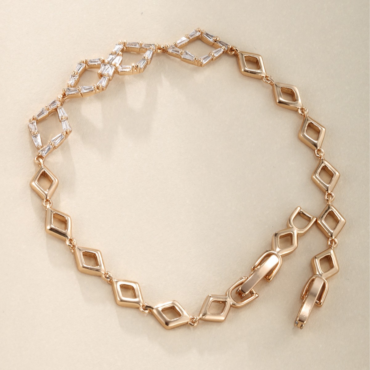 Xuping hueco cadena de diamante de cobre chapado en oro 18K nicho de diseño de aleación de diamantes de moda europea y americana pulsera de mujer