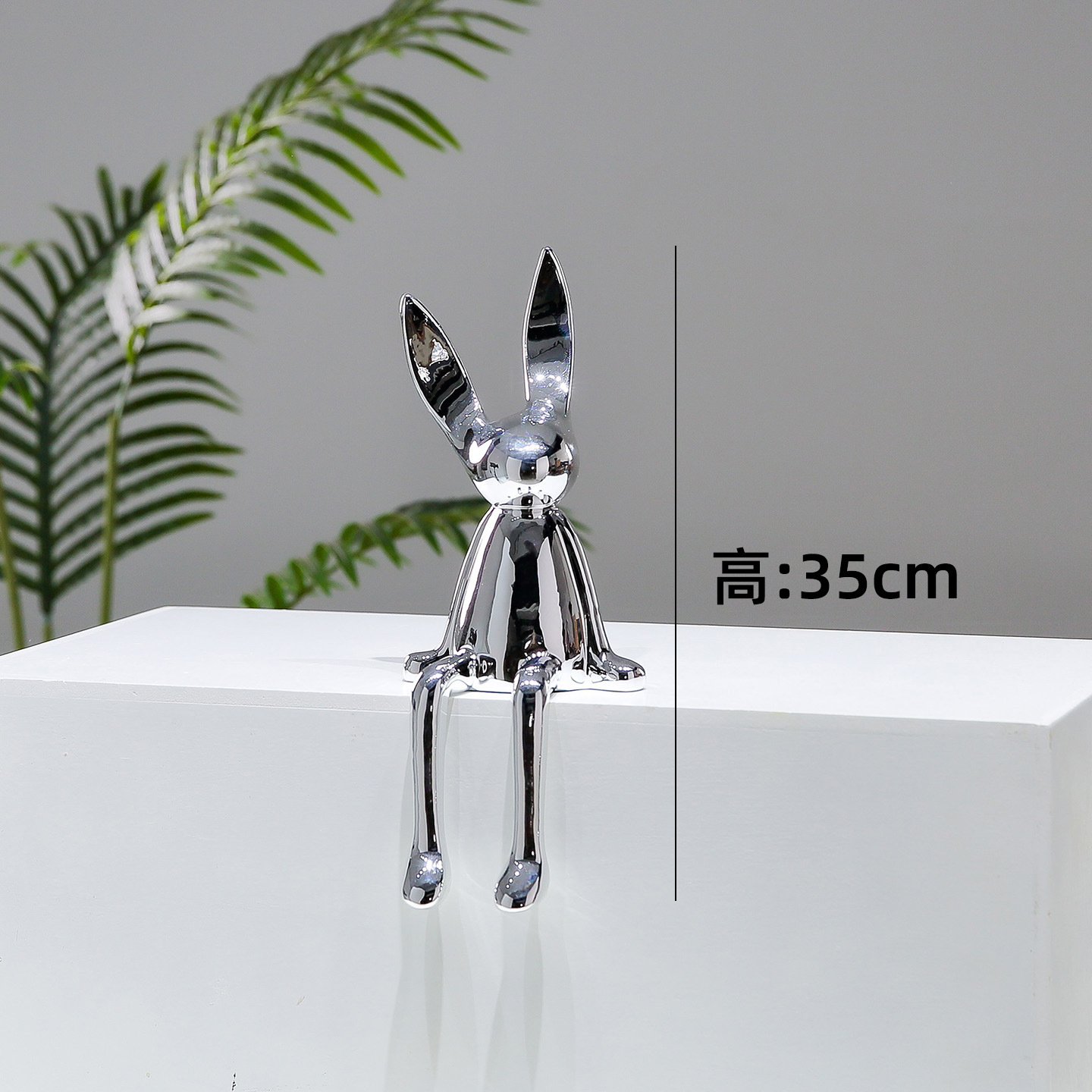 Decoración de conejo de postura sentada de galvanoplastia de lujo ligero moderno
