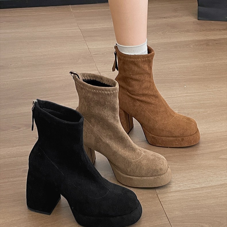 Women's 2025 New Autumn and Winter Versatile Boots with Skirts, Slim Retro Short Boots for Small People with Thick High Heels