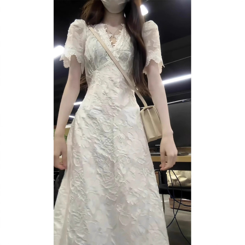 新款法式甜辣妹连衣裙女夏V领感温柔公主裙高个子茶歇收腰长裙子|undefined