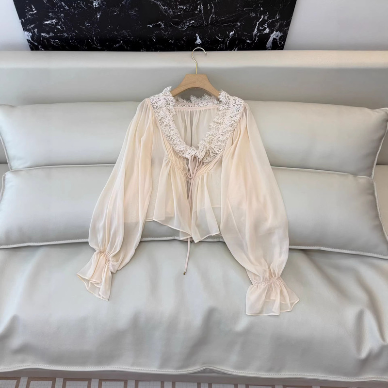 2026 Spring/Summer Vacation Style Fairy Pink Lace Patchwork V-Neck Lantern Sleeve Tulle Irregular Short Blouse