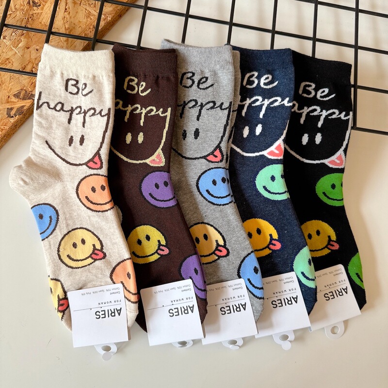 South Korea socks for women 2069 Dongdaemun 2023 autumn and winter New Dongdaemun funny smiley face letter printed stockings South Korea socks for women 2069 Dongdaemun 2023 autumn and winter New Dongdaemun funny smiley face letter printed stockings