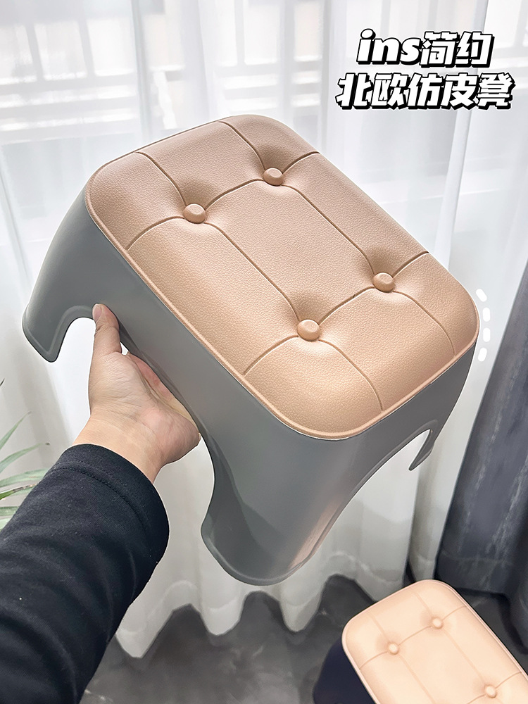 Small Stool for Home Use, Low Stool for Living Room Coffee Table, Thickened Plastic Stackable Bench, Sturdy and Durable Shoe-Changing Stool for the Entrance