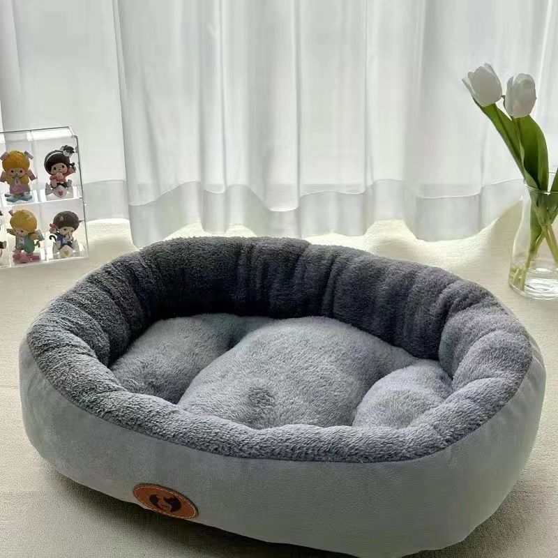 Thickened, warm winter cat bed with a thick cushion; suitable for use in all seasons.