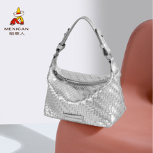 �����˰���Ů2025�¿�С�������߼���������r��ͨ�ڰ��μ�б���