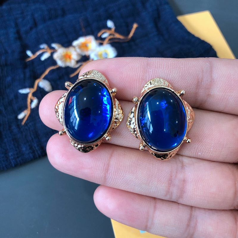 26g Weight No Inlaid Inlay Material Earrings, Ear Studs Classification Wedding, Travel Occasion Printing Pattern Women'S Gender Plating Design Fashion Style Grey, Red, Blue, Silver, Black Color Modern Re-engraved Medieval Silver Needle Stud Earrings Colored Gemstones Gray Color Shell Earrings 9