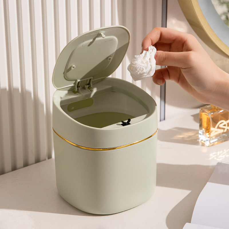 Mini Trash Can for Desktop Use, Cute and Suitable for Home, Coffee Table, Bedside, Bedroom, with Lid, Office Desk Waste Bin