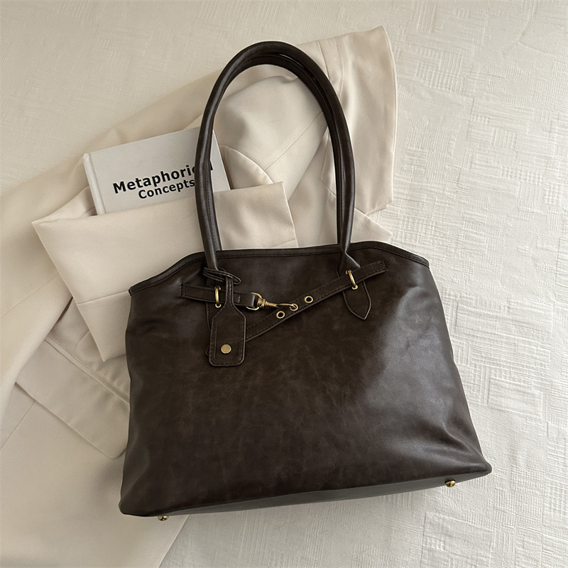 Grande de color café