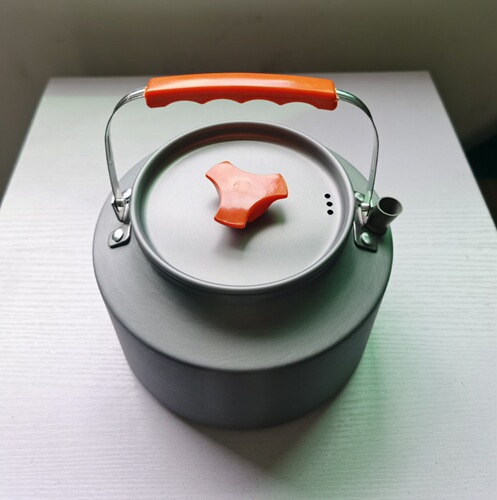 Outdoor kettle, outdoor camping kettle, portable tea and coffee pot, picnic aluminum alloy exquisite kettle 0.8L
