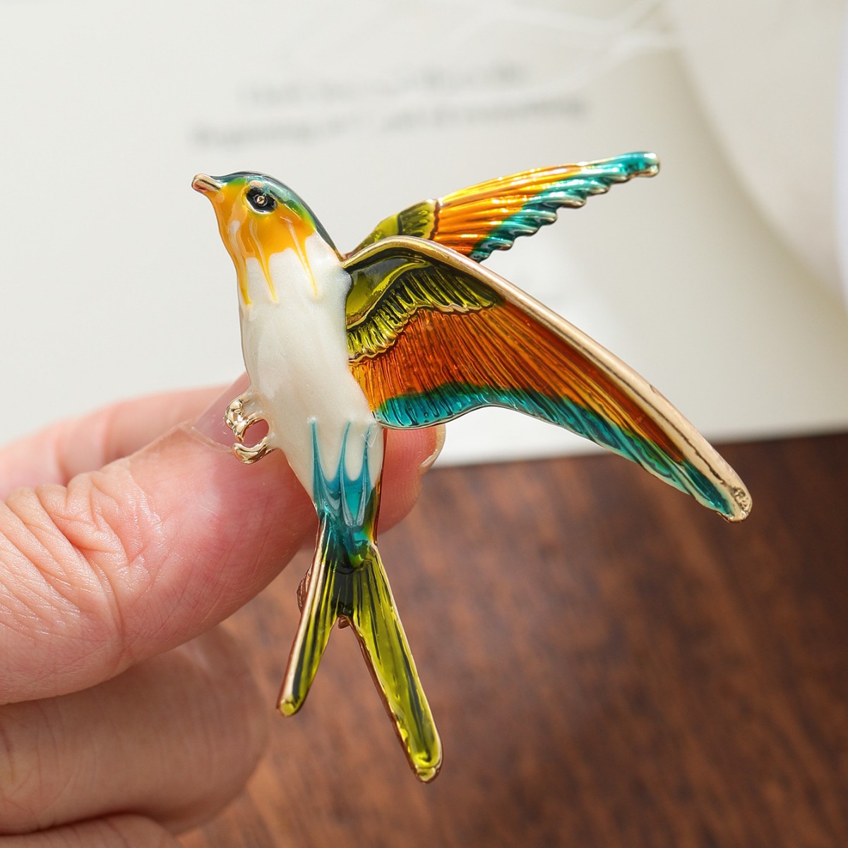 Chinese-Style Retro Enamel Animal Brooch, Elegant and Luxurious Swallow Brooch, Bird Pin, Versatile Clothing Accessory, in Stock