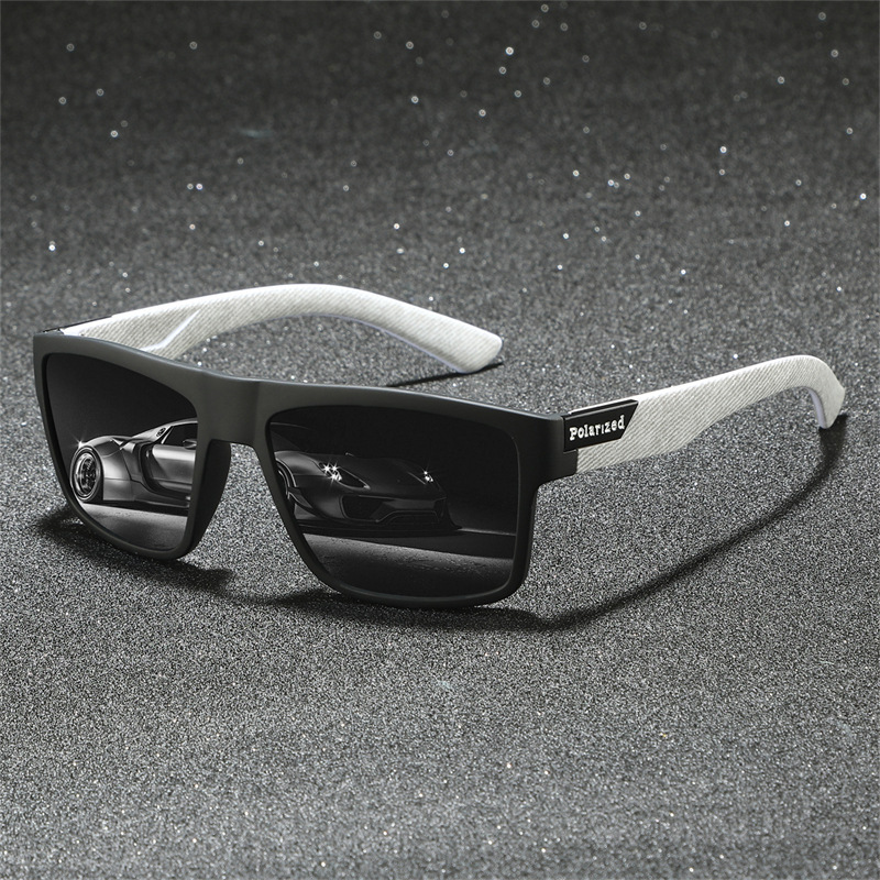 Black frame and white -to -foot gray film