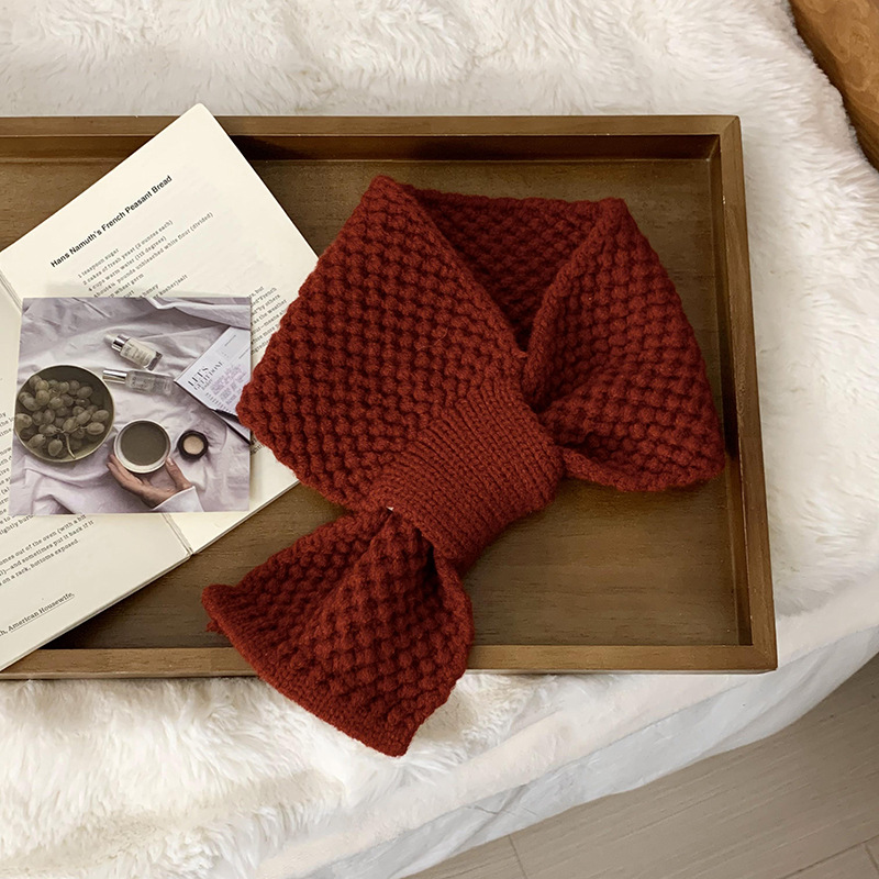 Pequeña bufandas mujeres otoño invierno nuevo estilo coreano todo el tiempo cálido color sólido bufandas rojas de red perezosas lana punto cruzado bucal