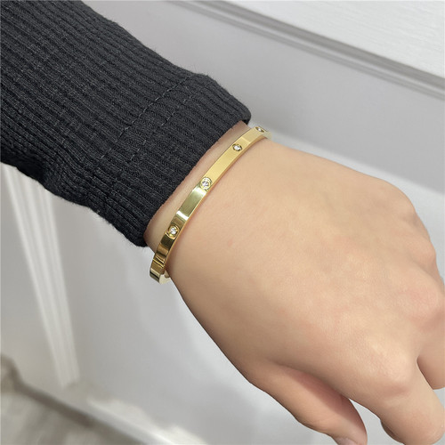 Korean version LOVE full diamond stainless steel bracelet bracelet wholesale European and American Internet celebrity buckle couple ten diamond titanium steel bracelet