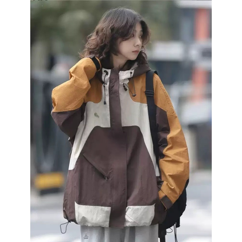 户外情侣冲锋衣男女年春秋季新款拼接撞色登山服休闲夹克黄色
