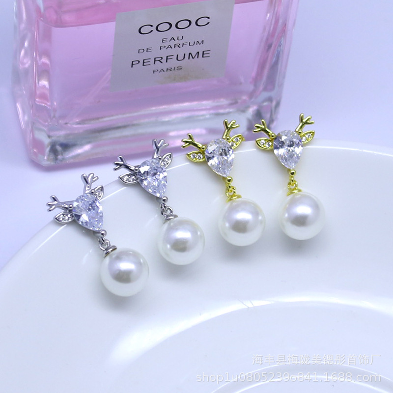 Trend fashionable universal earrings with zircon from pearl