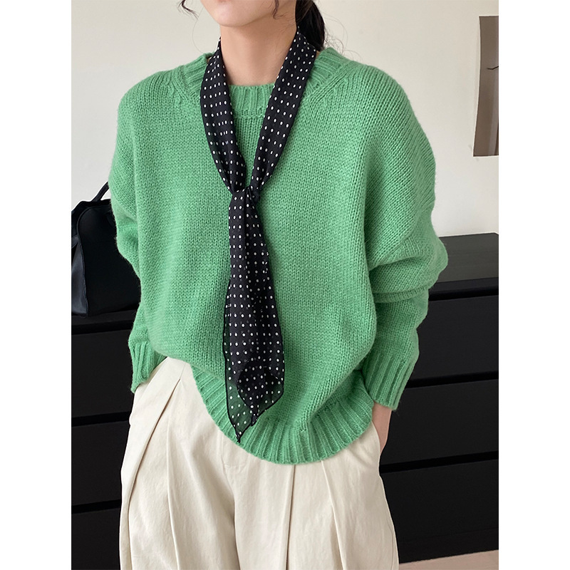 That's a white green sweater! 30 Wool high quality Lazy Crewneck Turtleneck Sweater 2221