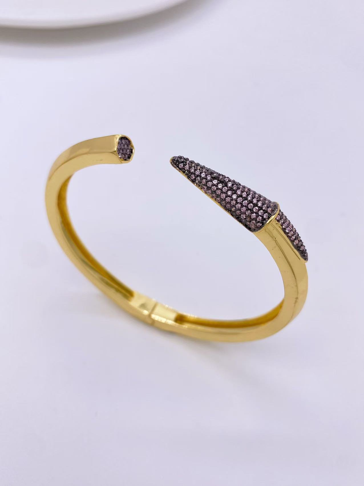 Unisex Gender Wholesale Jewelry IG Style Geometric Copper Zircon 18K Gold Plated Inlay Bangle