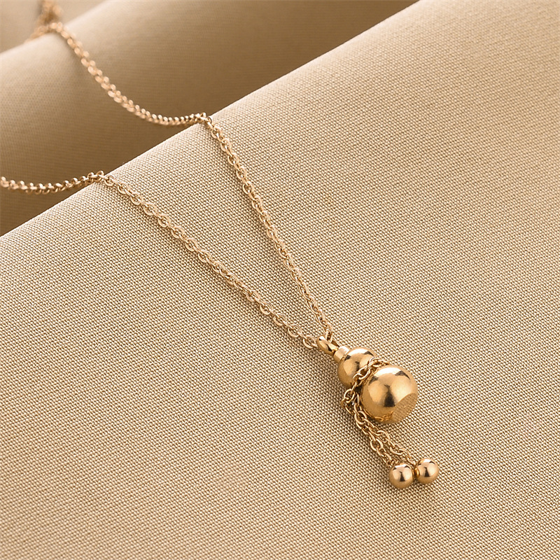 Collar de acero de titanio para mujeres simple y versátil estilo ligero de lujo nicho diseño de alta calidad no decoloración joyería de cadena de clavícula al por mayor