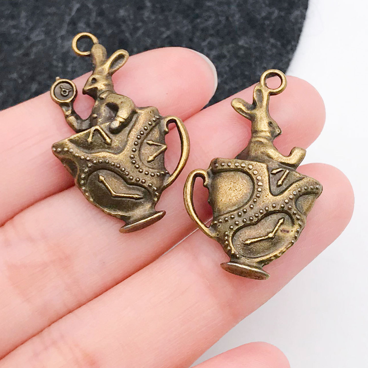 8256-M-古青爱丽丝茶杯兔子18_30mm-锌合金-4.