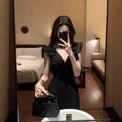 生日宴会礼服长裙漂亮冷淡系收腰荷叶边黑色v领飞飞袖连衣裙女夏